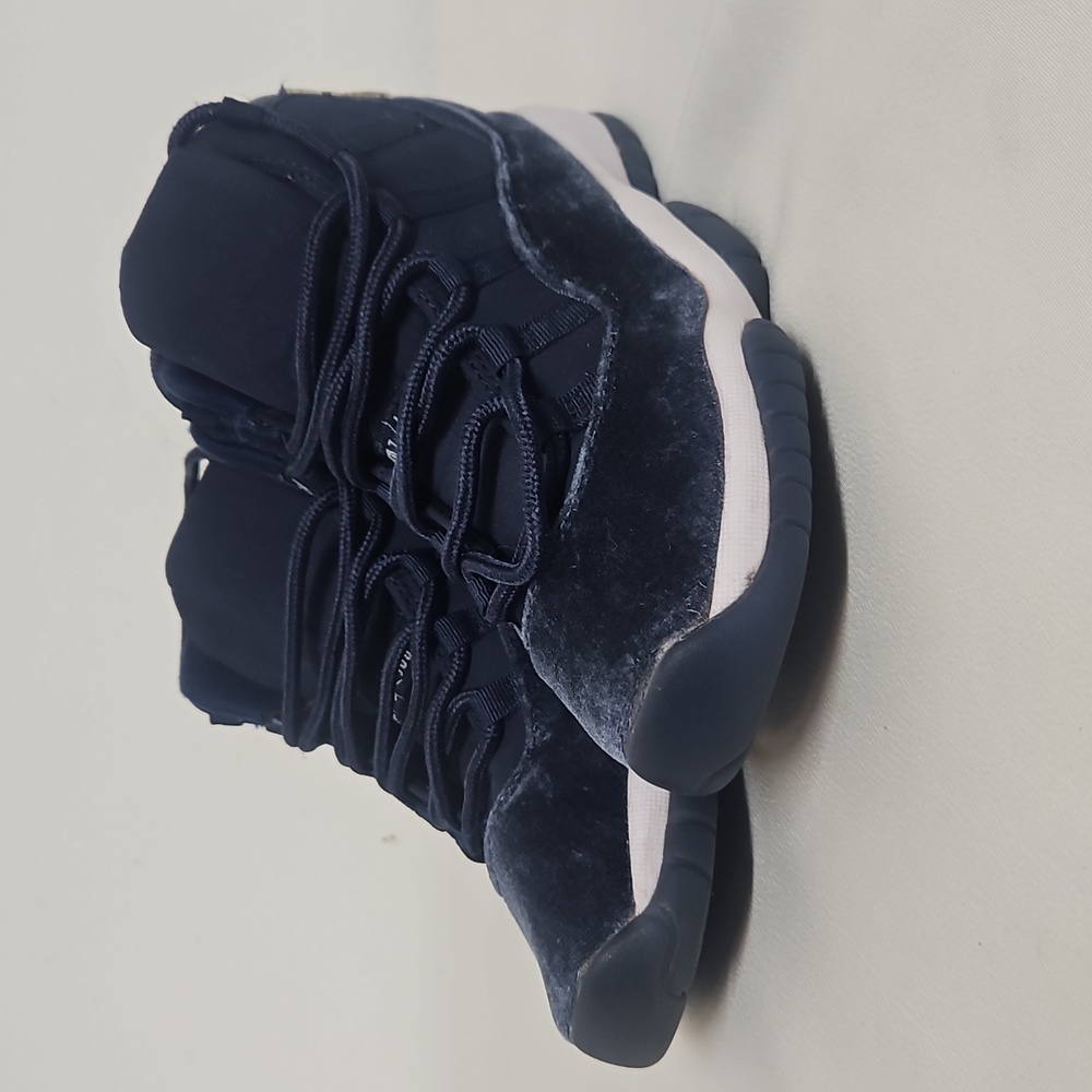 Air Jordan 11 Retro Midnight Navy